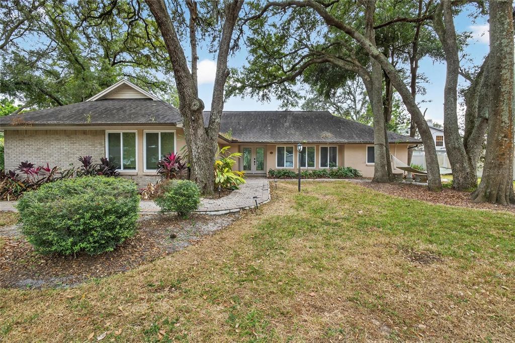 Photo of 6317 E 113th Avenue, Temple Terrace, FL 33617 (MLS # TB8446239)