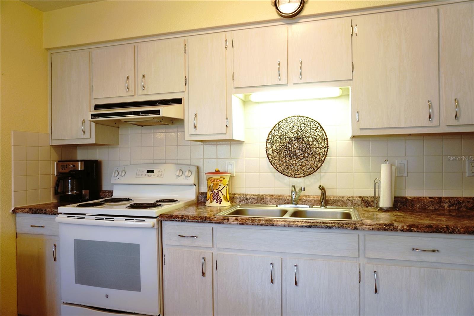 TAHITIAN GARDENS CONDO - Residential