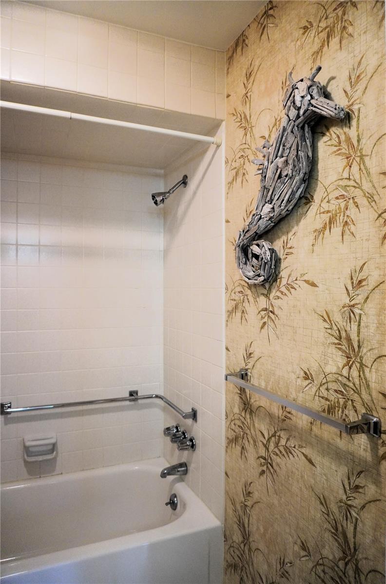 TAHITIAN GARDENS CONDO - Residential