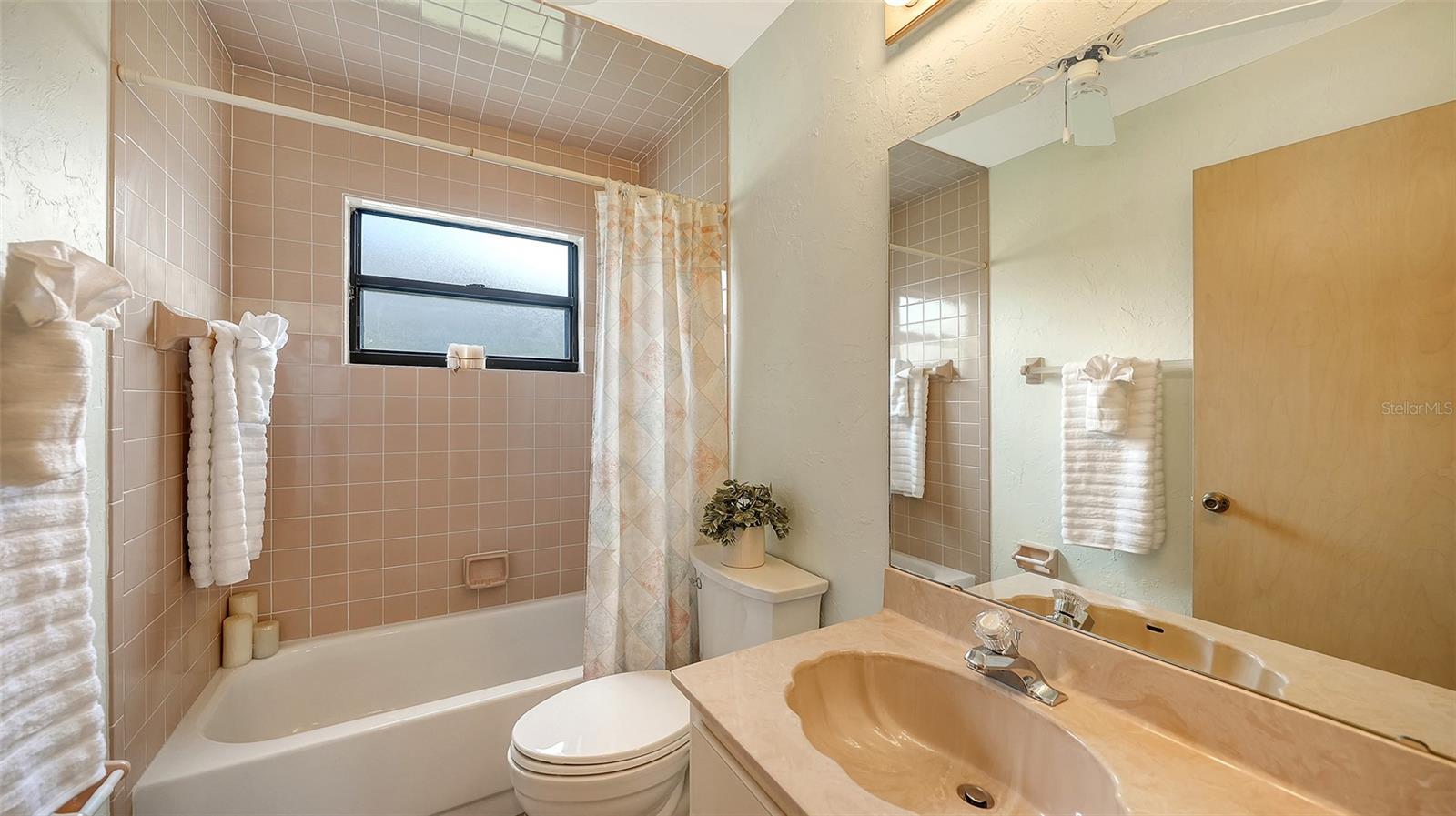 COLONIAL OAKS - Residential