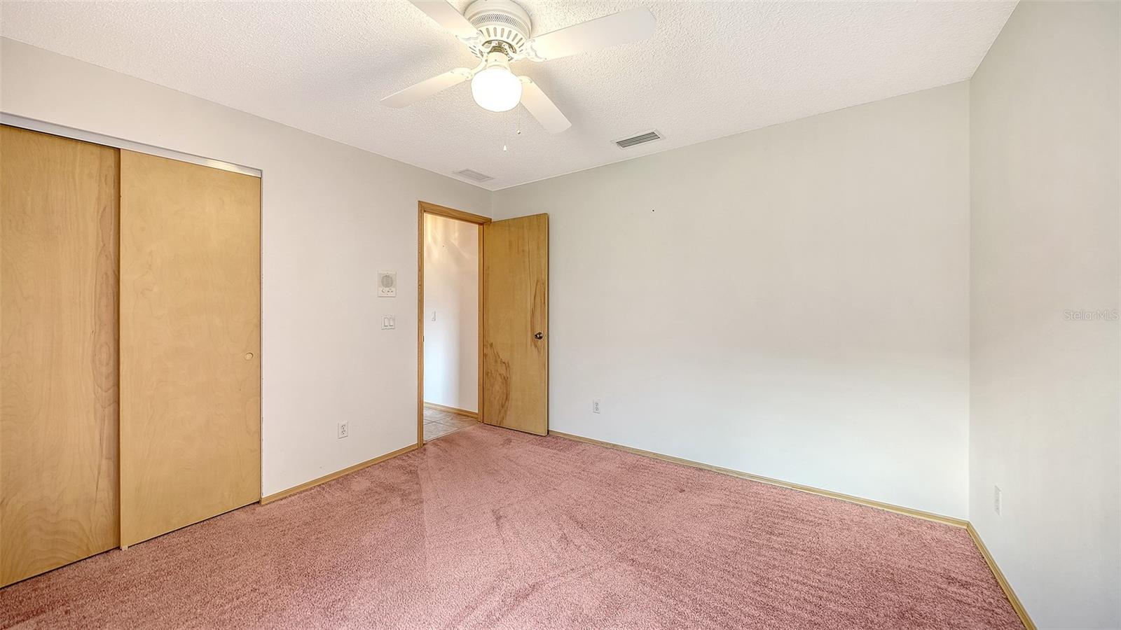 COLONIAL OAKS - Residential