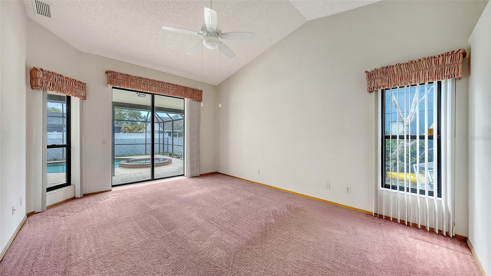 COLONIAL OAKS - Residential