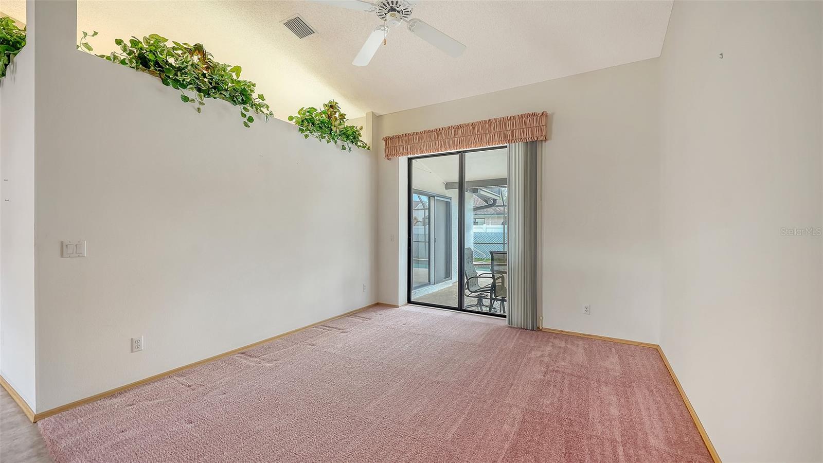 COLONIAL OAKS - Residential