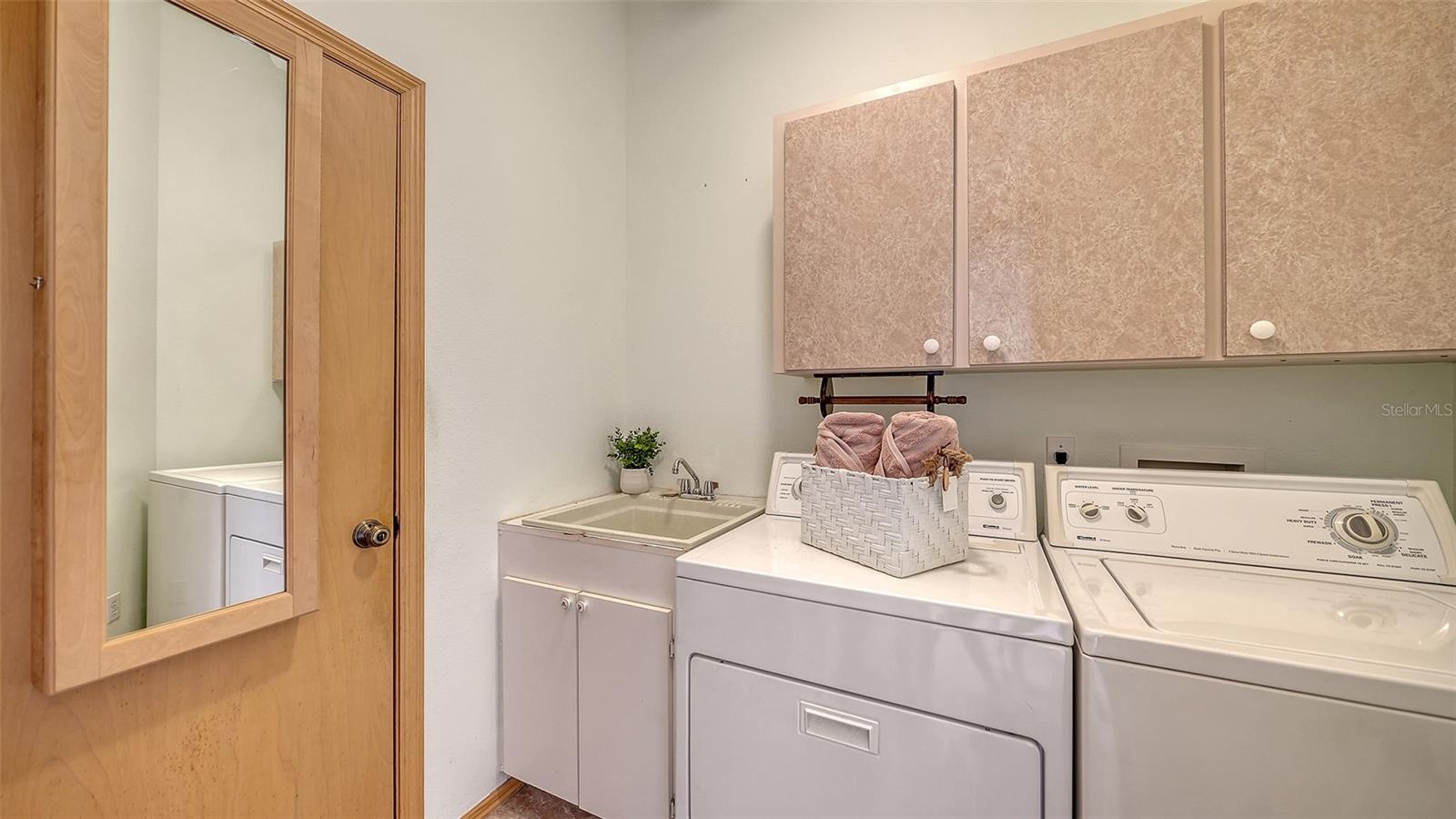 COLONIAL OAKS - Residential