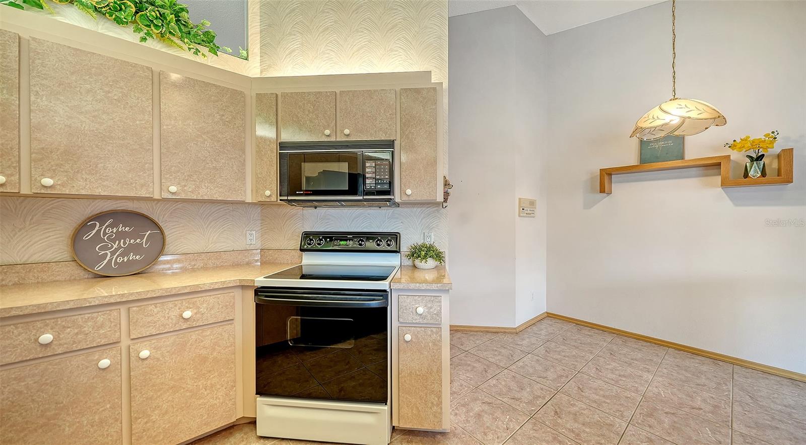 COLONIAL OAKS - Residential