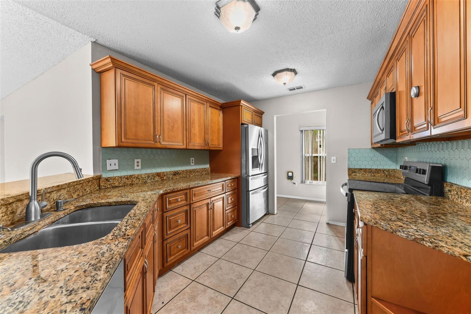 LAKEWOOD AT THE CROSSINGS UNIT 6 - Residential