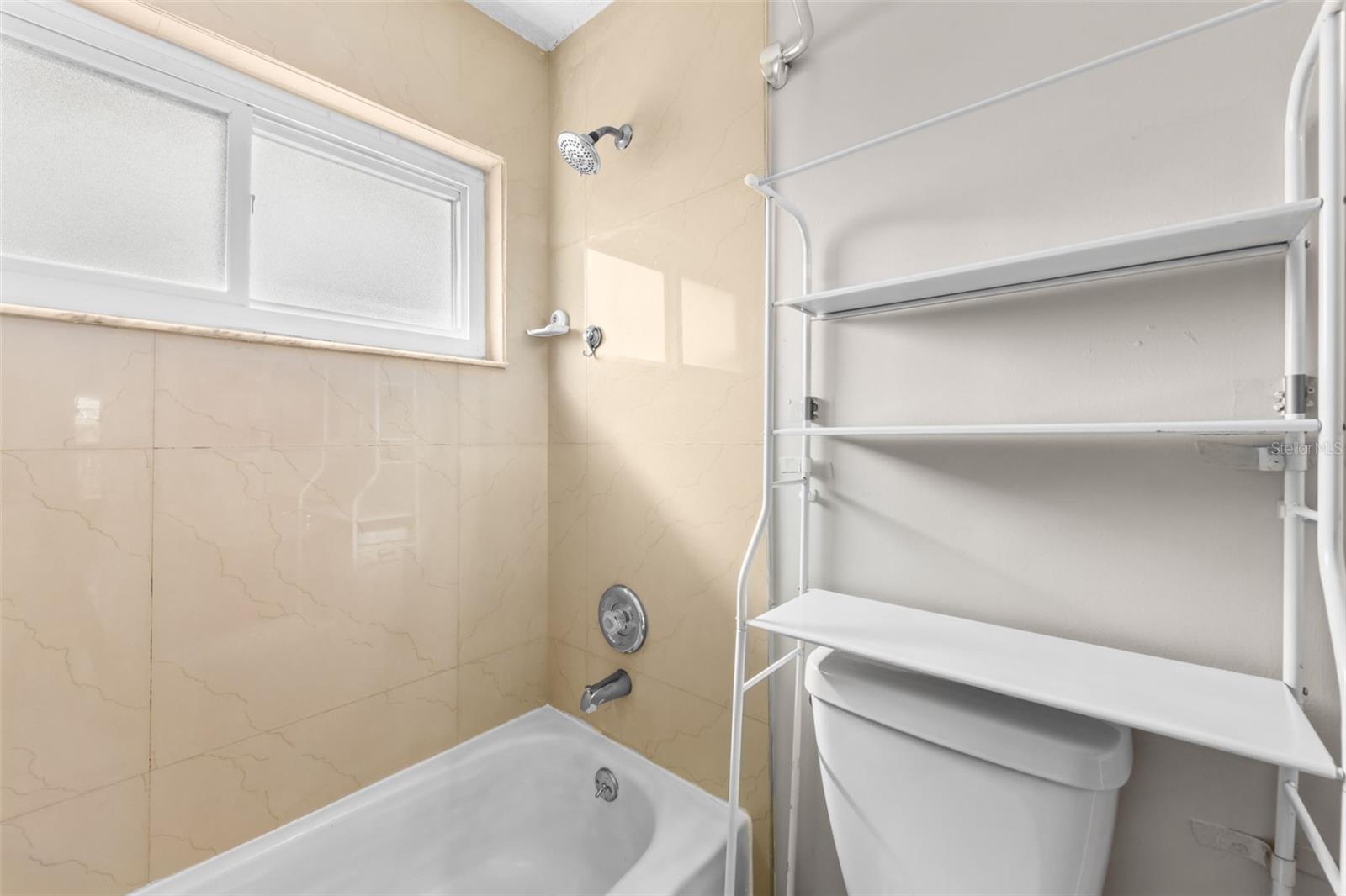 LAKEWOOD AT THE CROSSINGS UNIT 6 - Residential