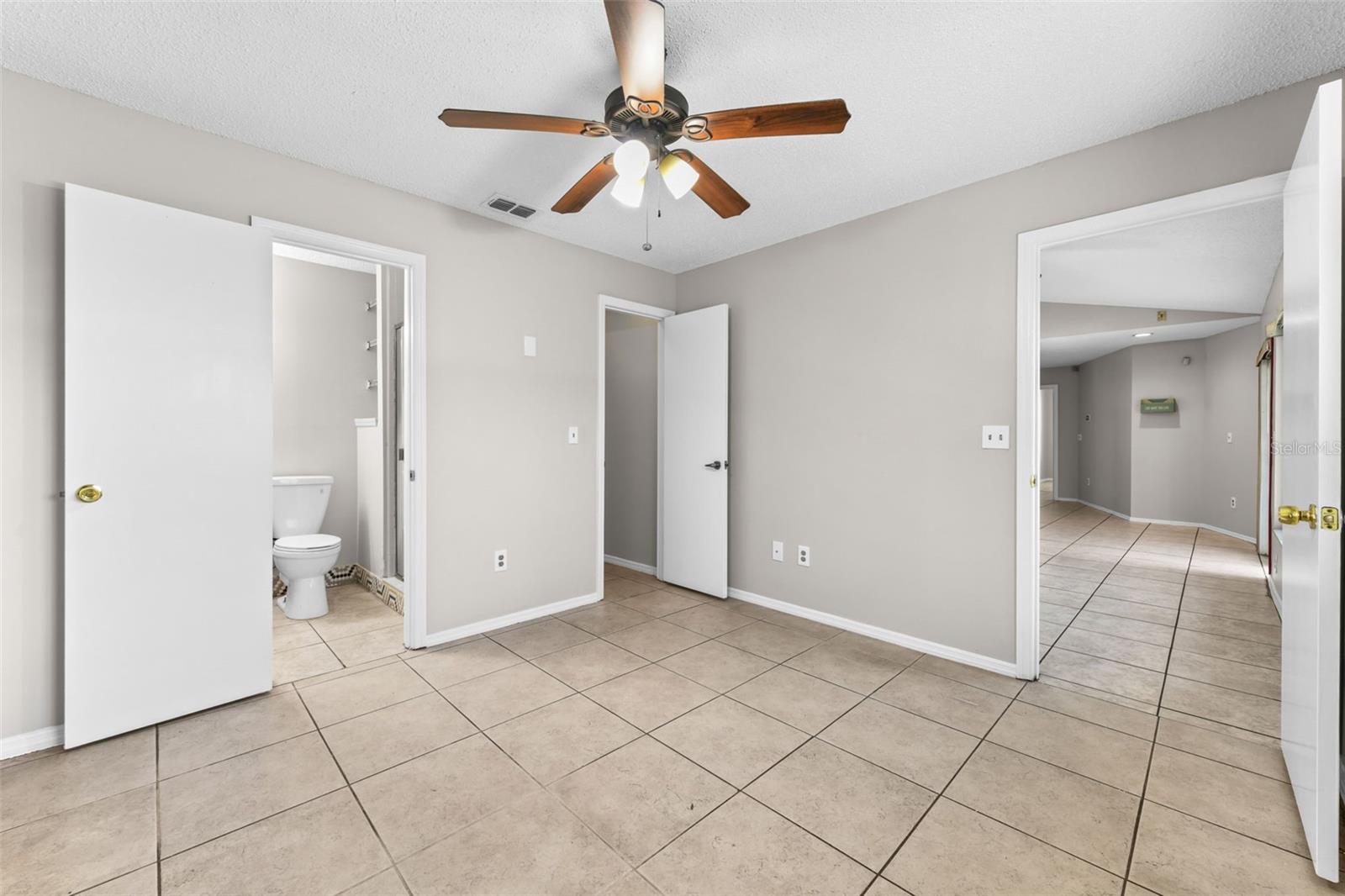 LAKEWOOD AT THE CROSSINGS UNIT 6 - Residential