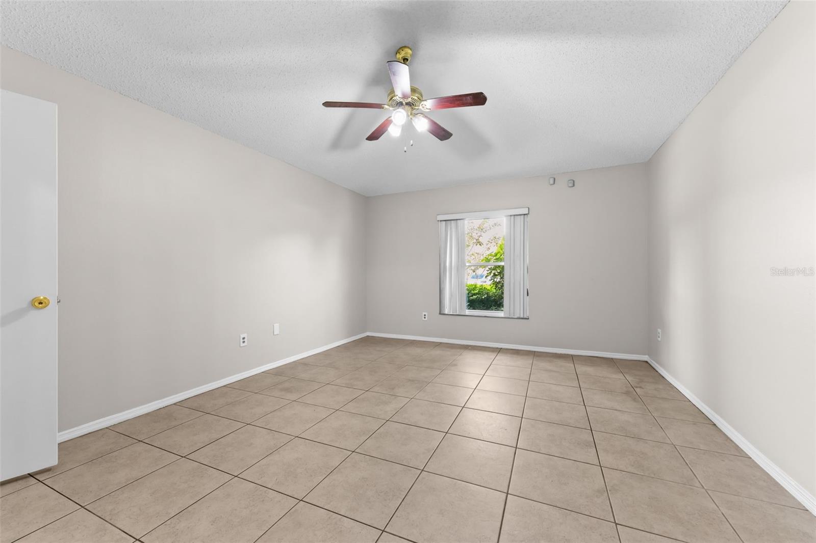 LAKEWOOD AT THE CROSSINGS UNIT 6 - Residential