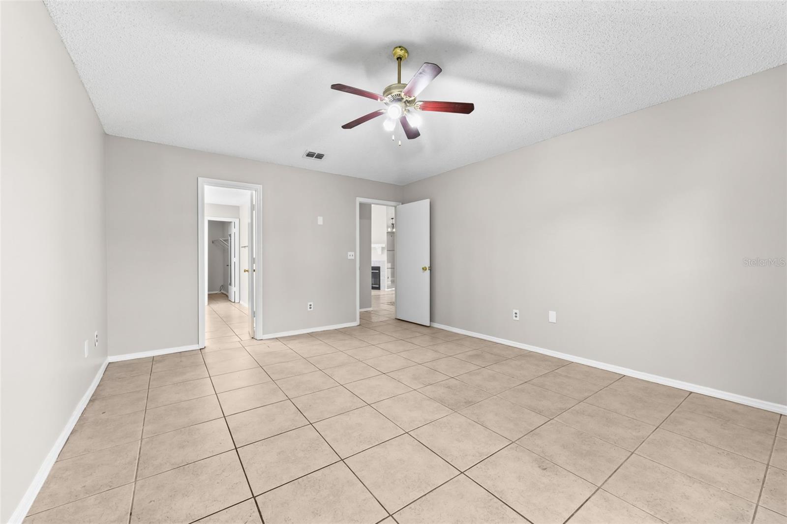 LAKEWOOD AT THE CROSSINGS UNIT 6 - Residential