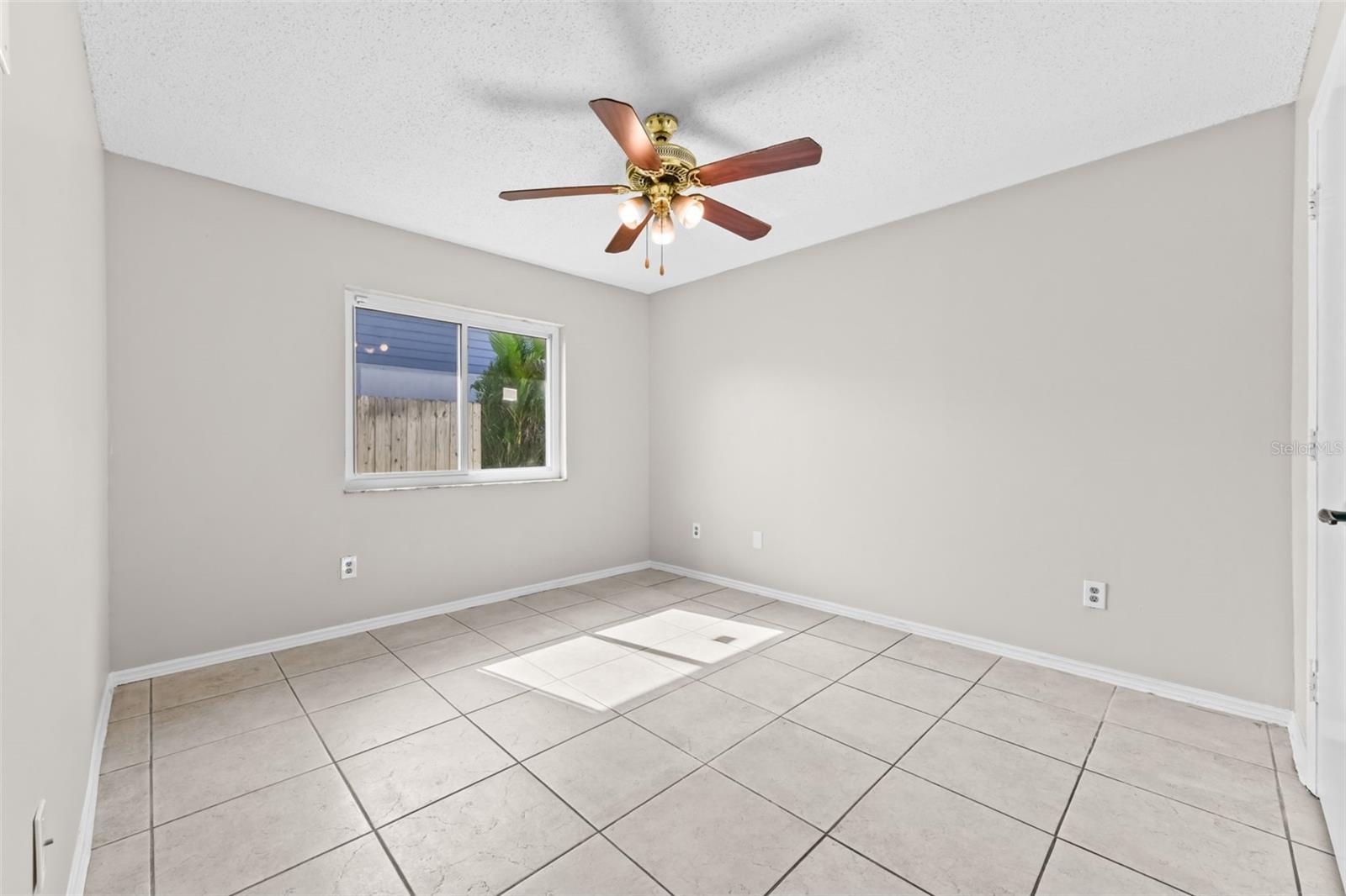 LAKEWOOD AT THE CROSSINGS UNIT 6 - Residential