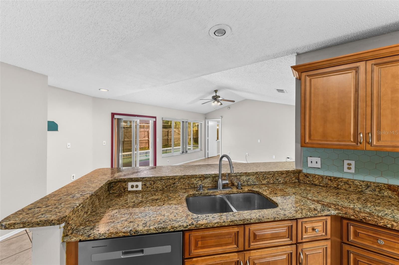 LAKEWOOD AT THE CROSSINGS UNIT 6 - Residential