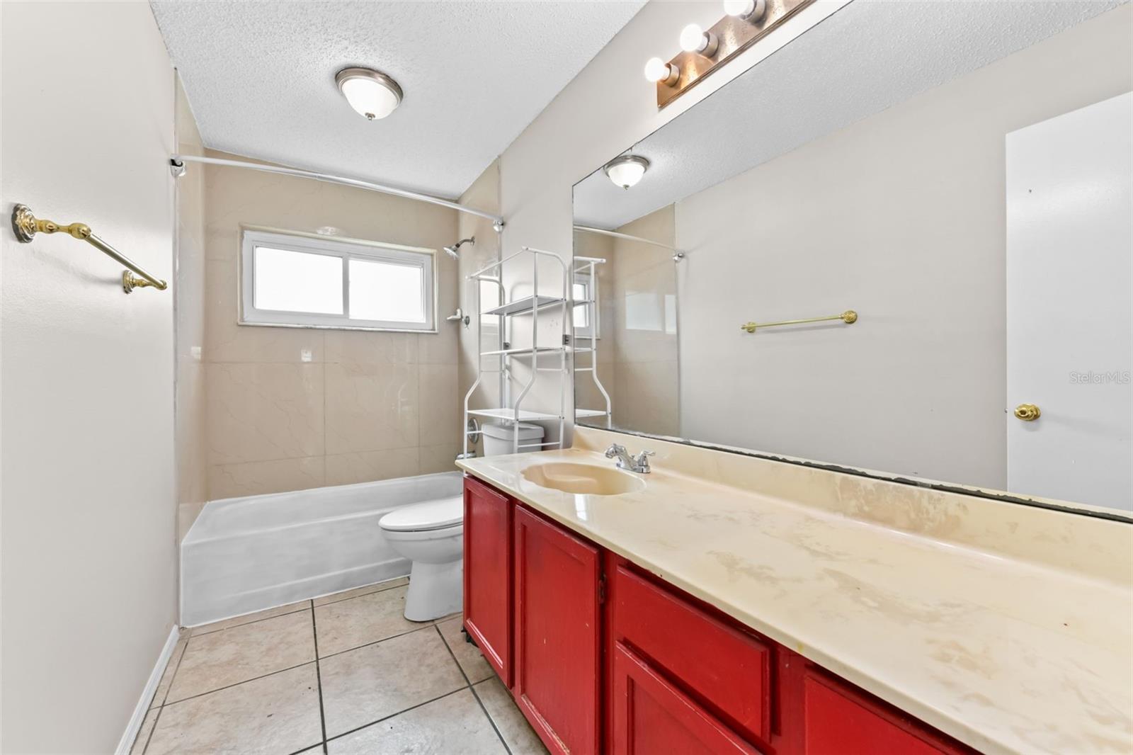 LAKEWOOD AT THE CROSSINGS UNIT 6 - Residential