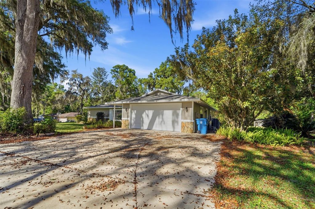 Photo of 9421 Wallien Drive, Brooksville, FL 34601 (MLS # W7884598)