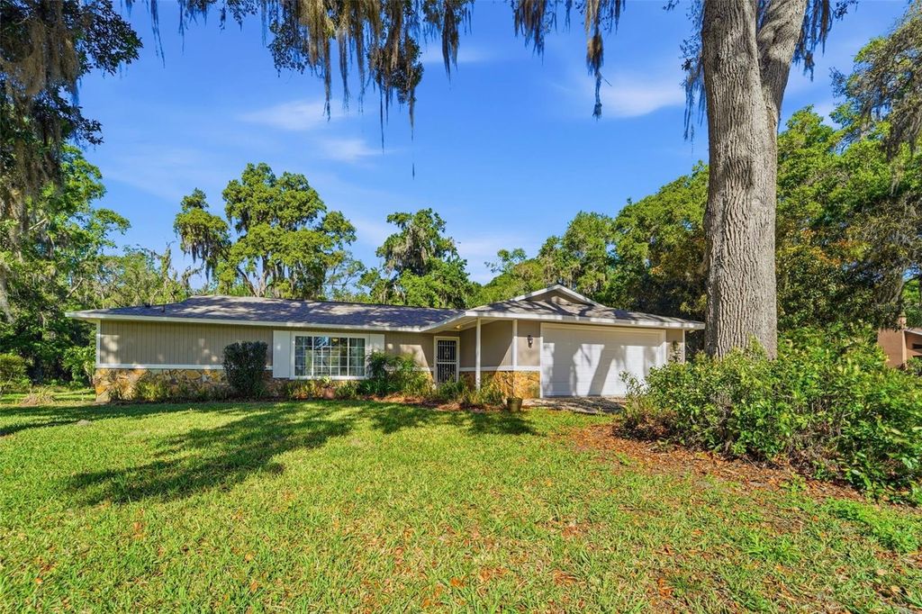 Photo of 9421 Wallien Drive, Brooksville, FL 34601 (MLS # W7884598)