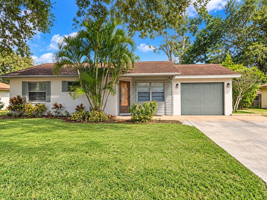 Photo of 1064 Deer Hollow Boulevard, Sarasota, FL 34232 (MLS # A4708599)