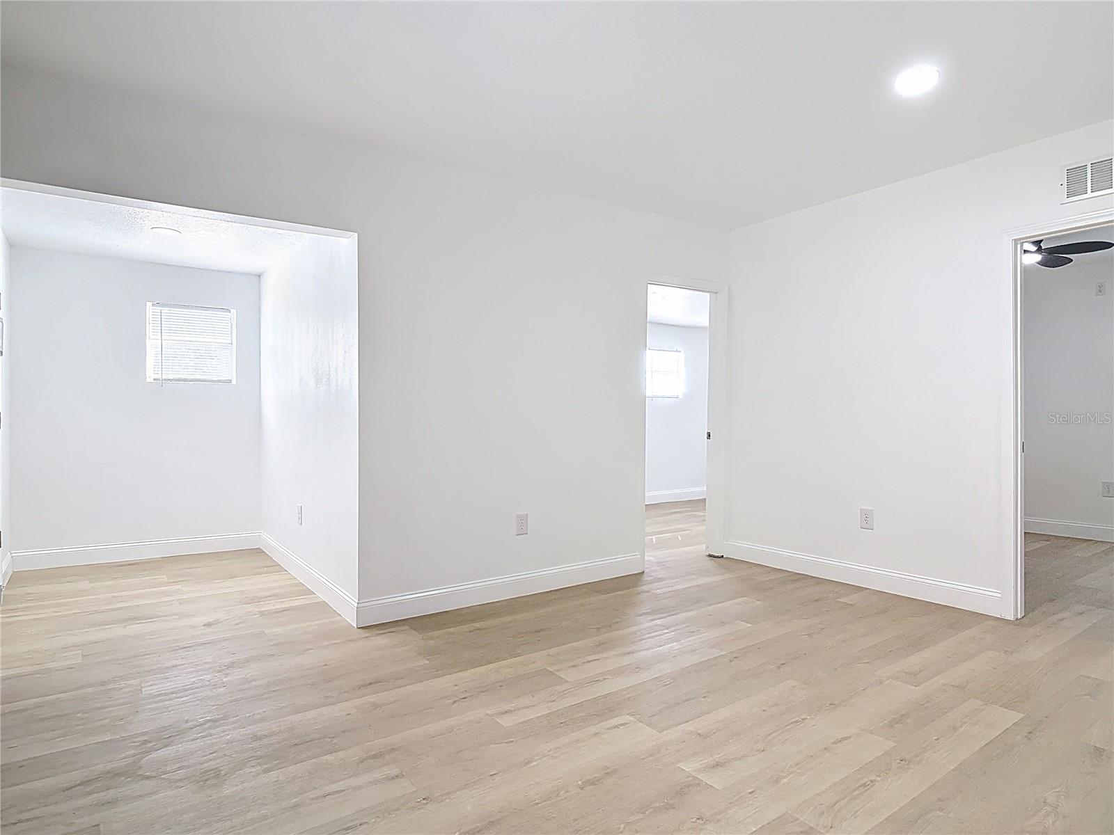 ACREAGE & UNREC - Residential Lease