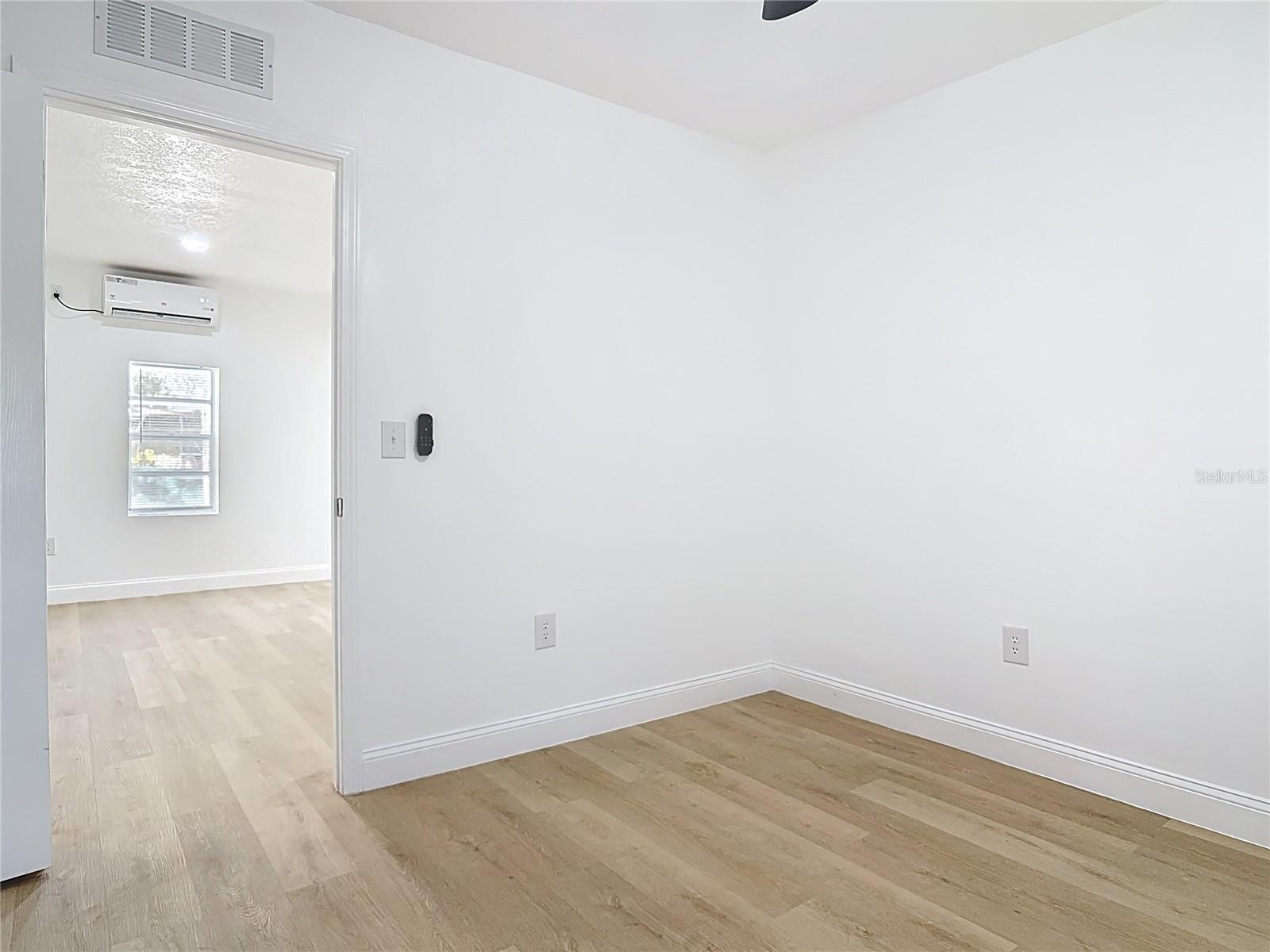 ACREAGE & UNREC - Residential Lease