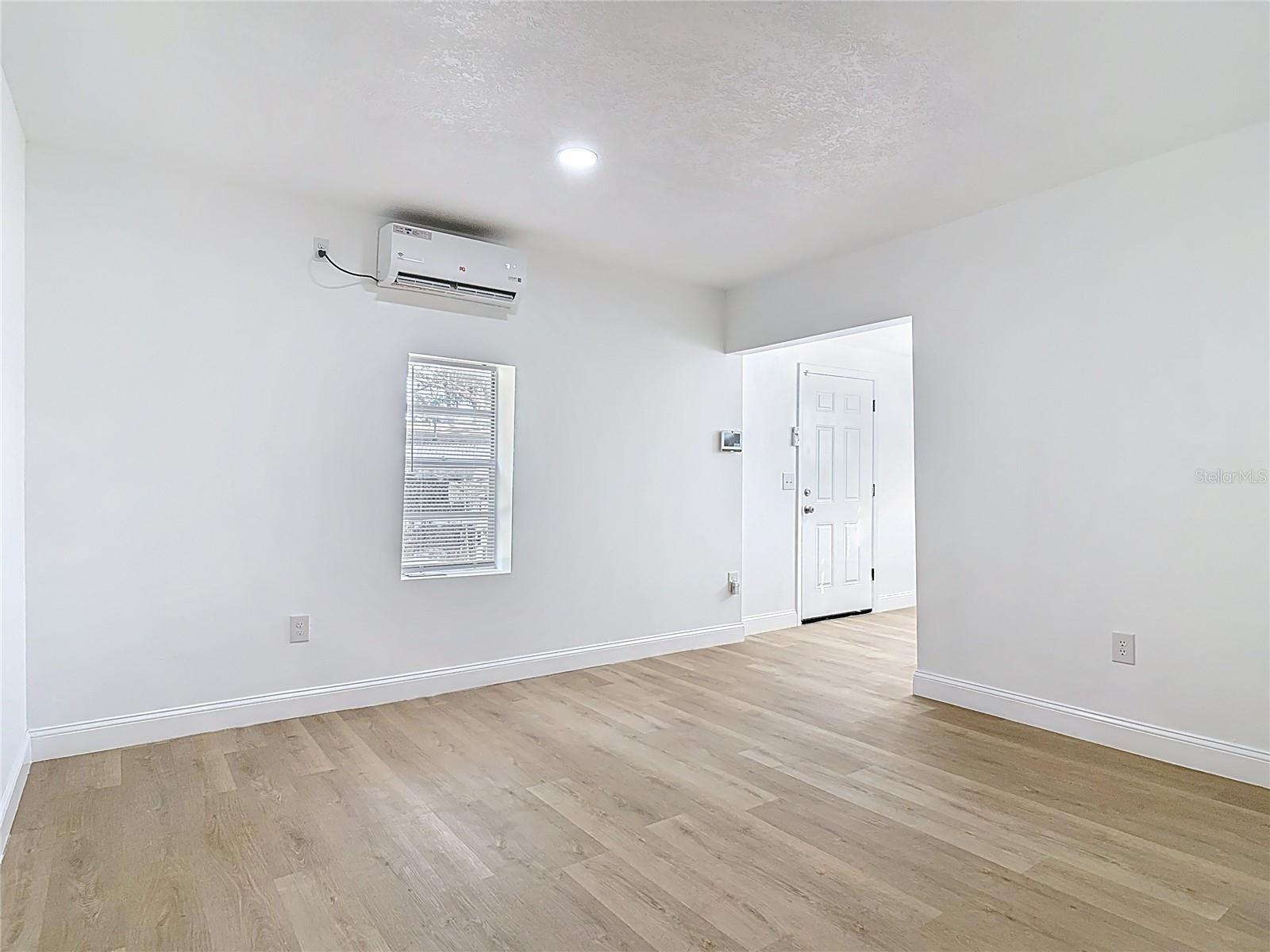 ACREAGE & UNREC - Residential Lease