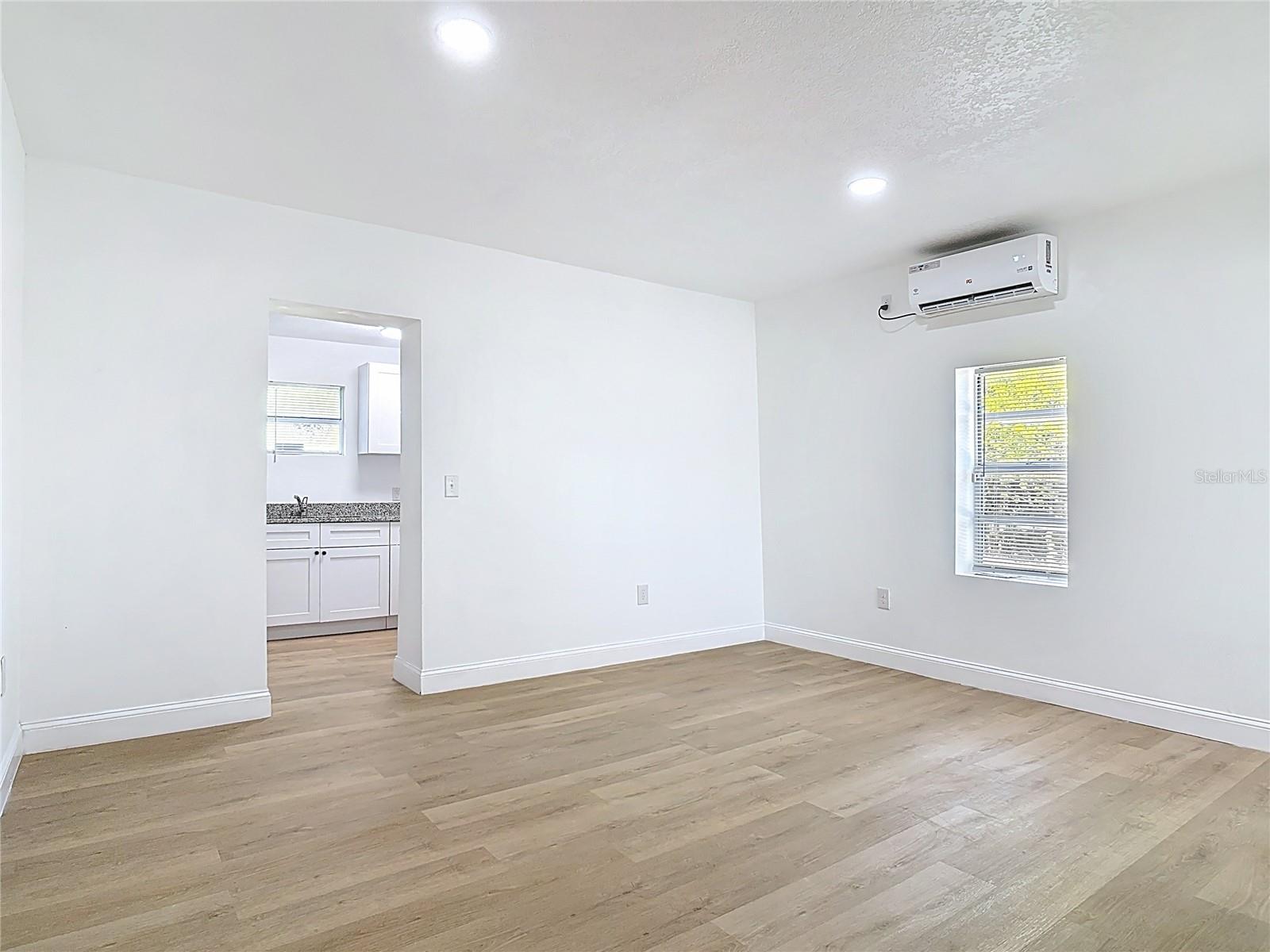 ACREAGE & UNREC - Residential Lease