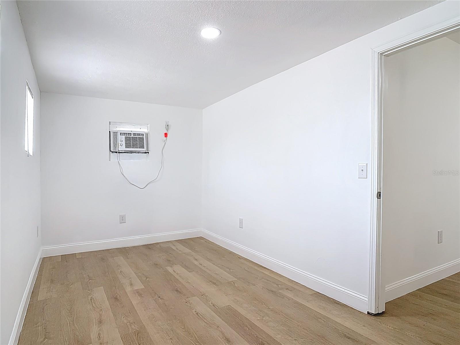 ACREAGE & UNREC - Residential Lease