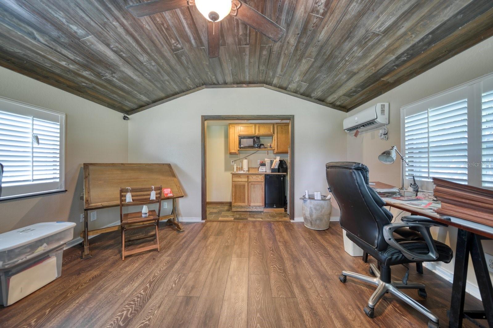 SHERWOOD MANOR 1ST ADD - Residential Lease