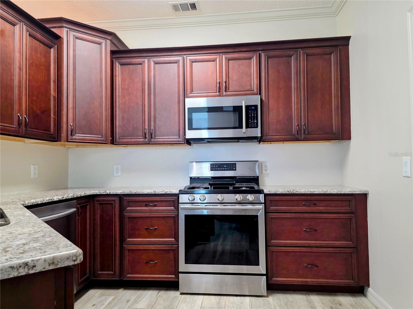 834 SPRINGWOOD CIRCLE