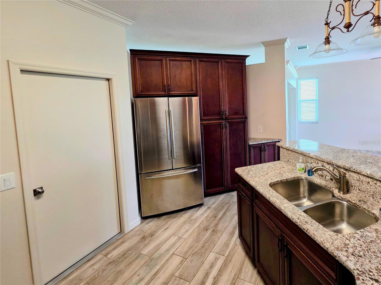 834 SPRINGWOOD CIRCLE