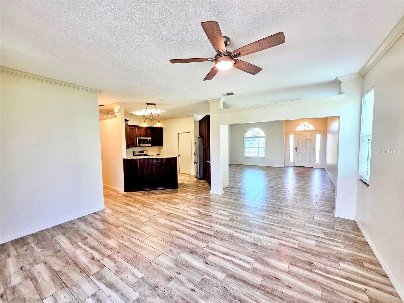 834 SPRINGWOOD CIRCLE