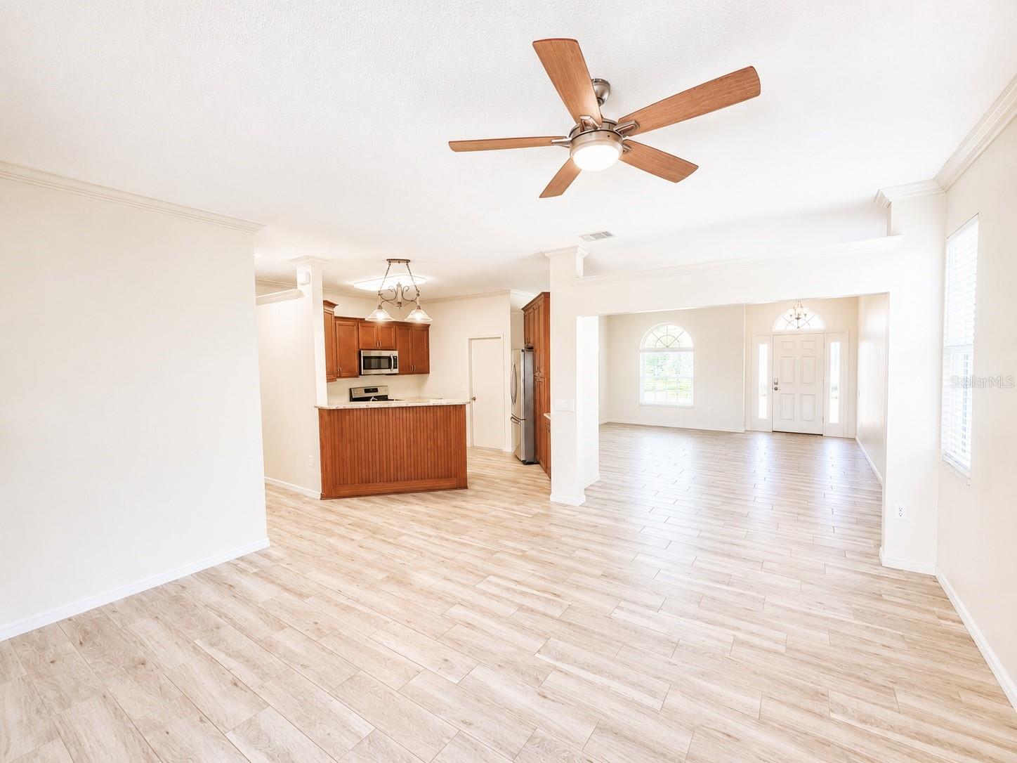 834 SPRINGWOOD CIRCLE