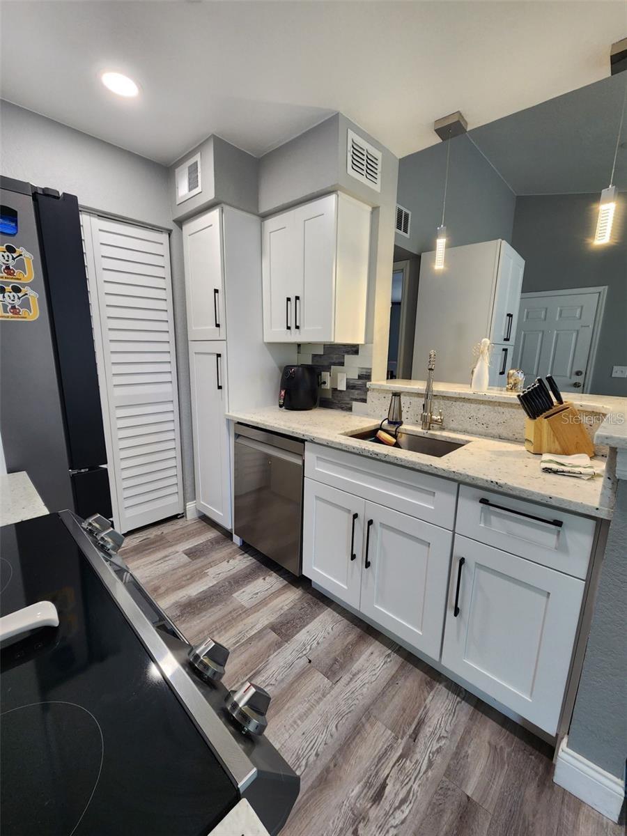Photo of 1027 S Hiawassee Road #2322, Orlando, FL 32835 (MLS # O6453050)