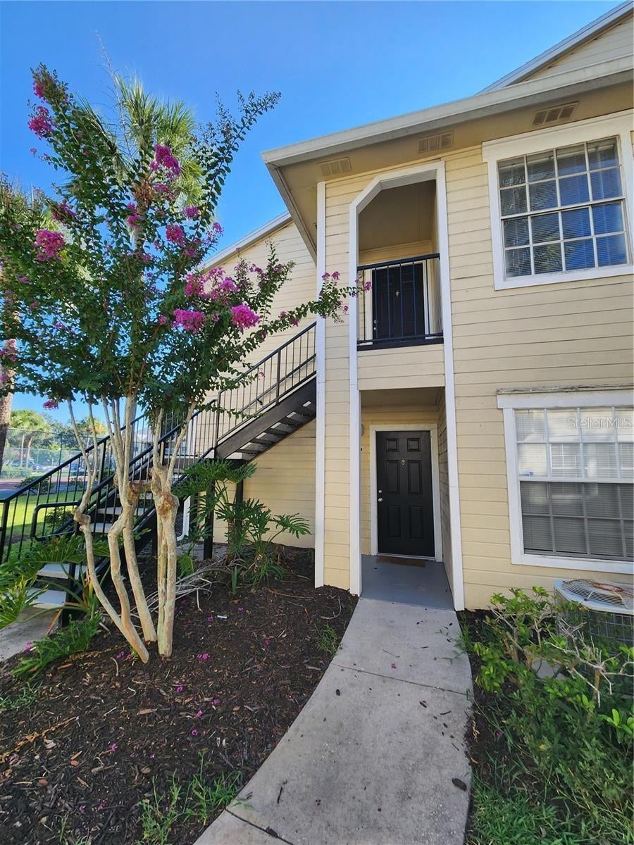 Photo of 1027 S Hiawassee Road #2322, Orlando, FL 32835 (MLS # O6453050)