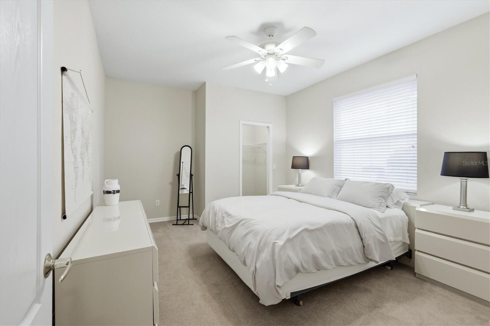 VENETIA PH 4 - Residential