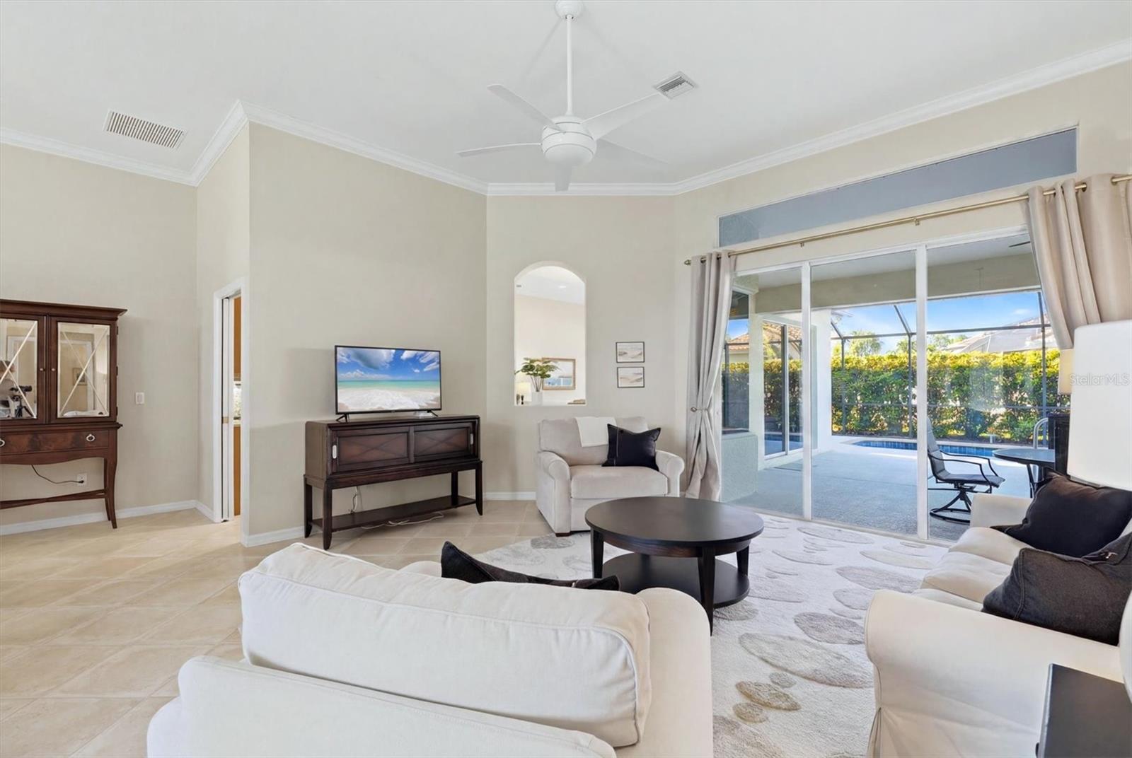 VENETIA PH 4 - Residential