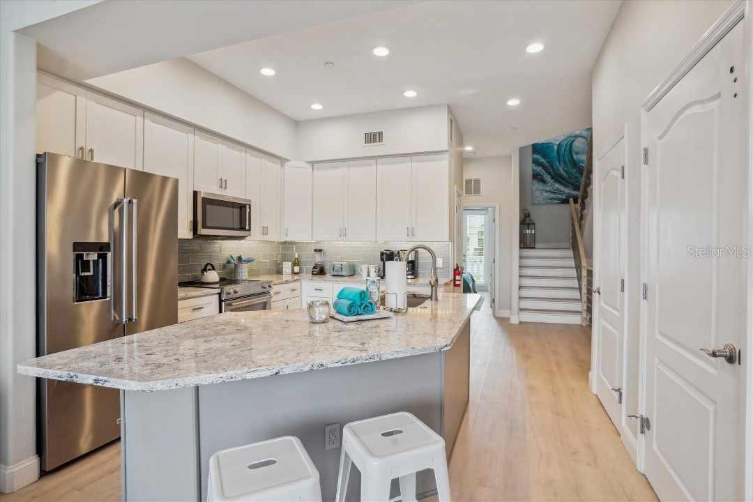 PARADISE COVE - Residential