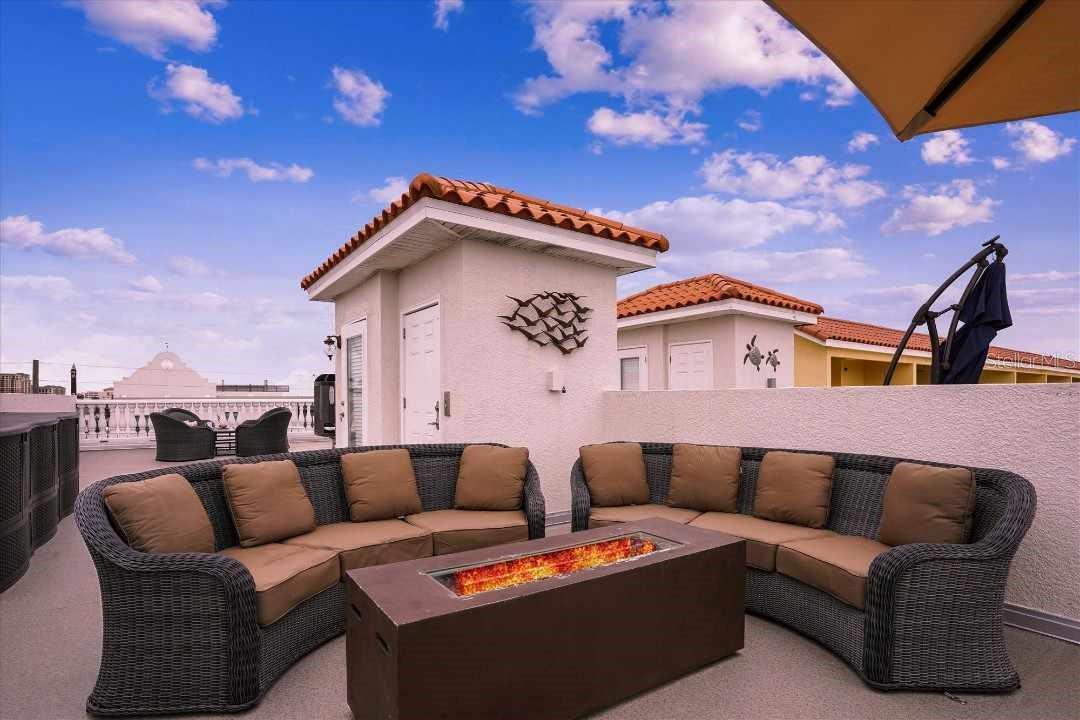 PARADISE COVE - Residential