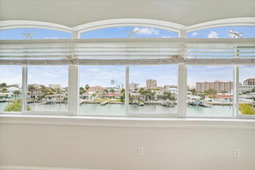 PARADISE COVE - Residential