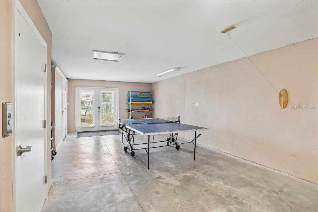 PARADISE COVE - Residential