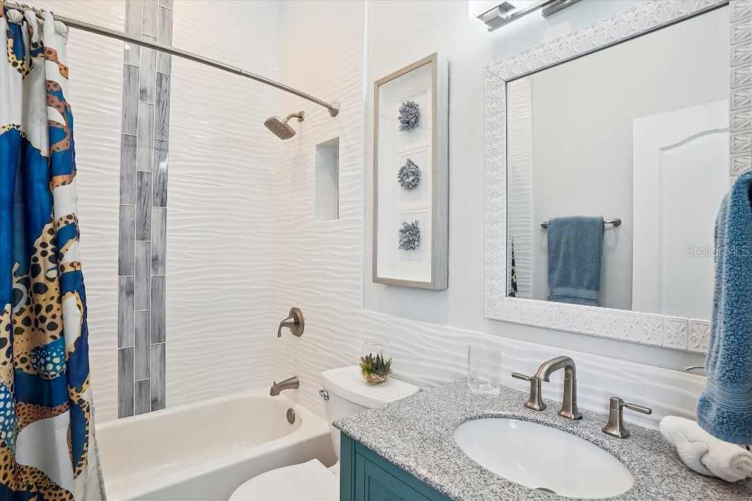 PARADISE COVE - Residential