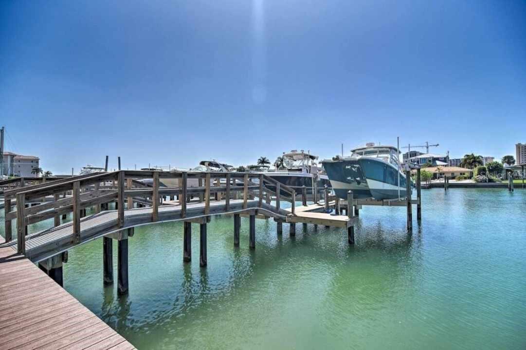 PARADISE COVE - Residential