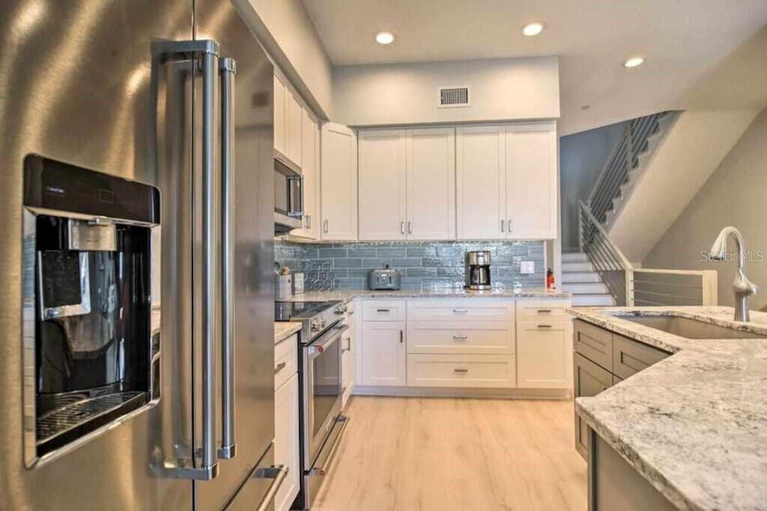 PARADISE COVE - Residential