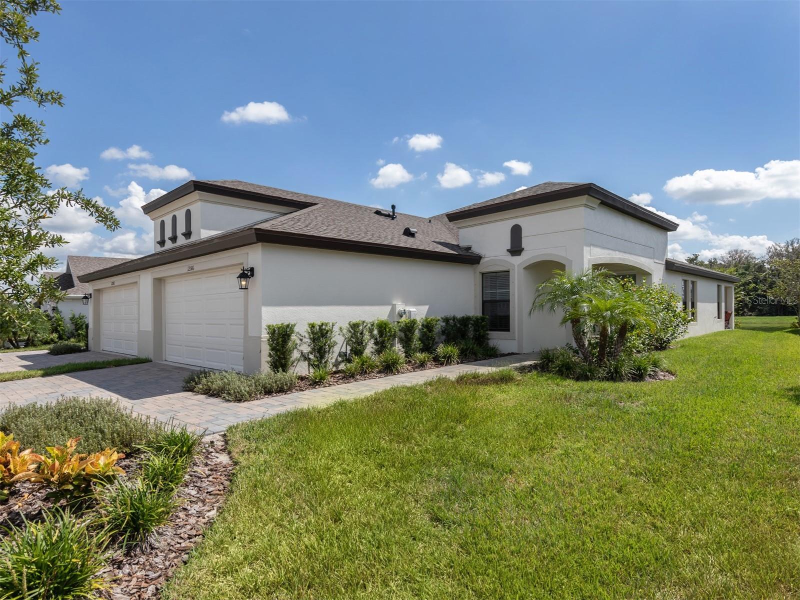 12586 OAK HILL WAY