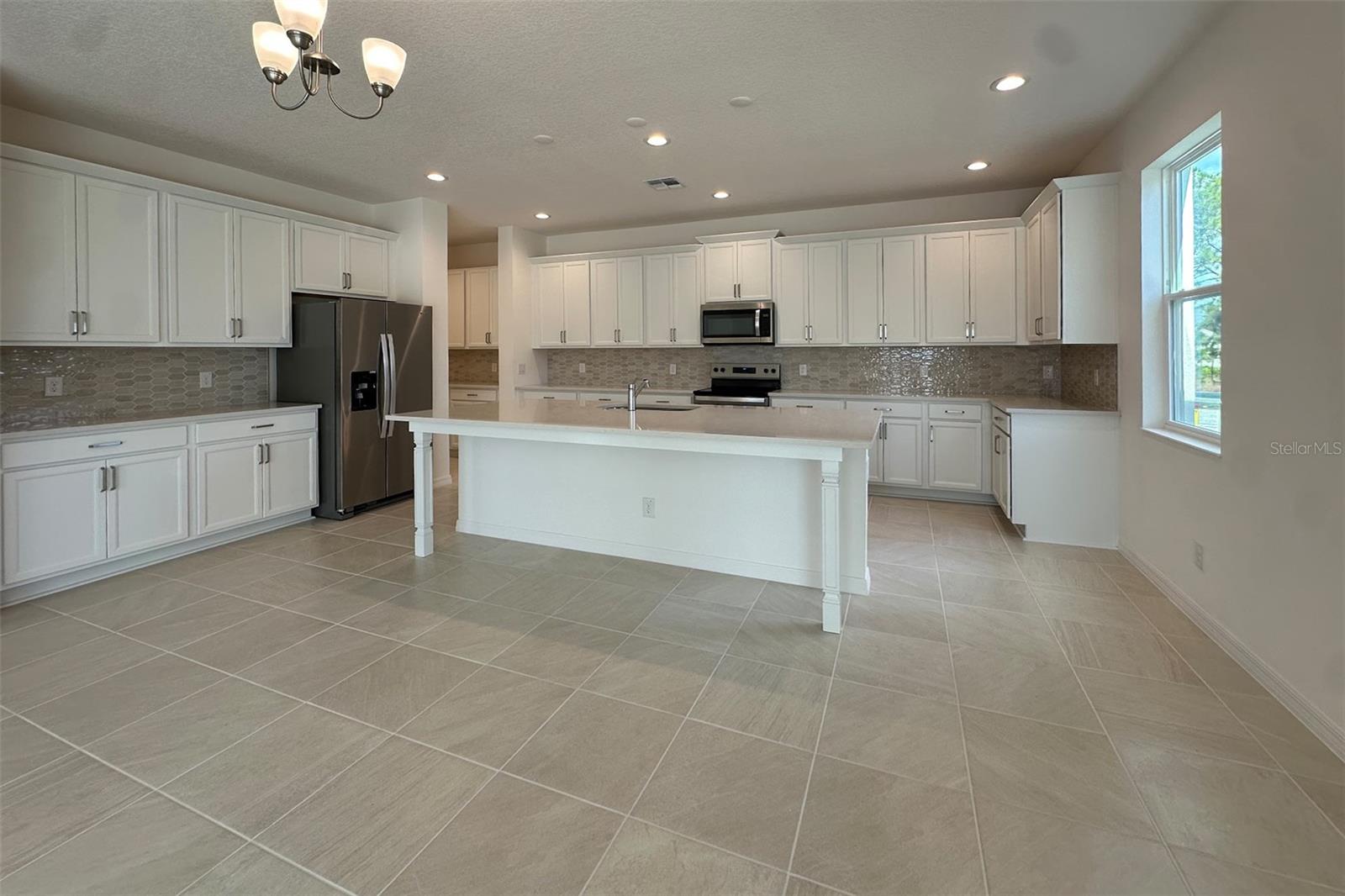 761 FARFIELDS STREET