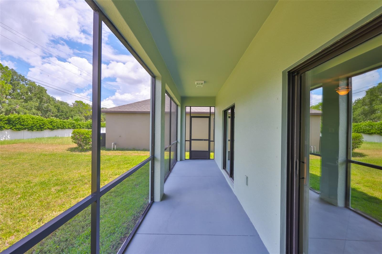 10914 WHITECAP DRIVE