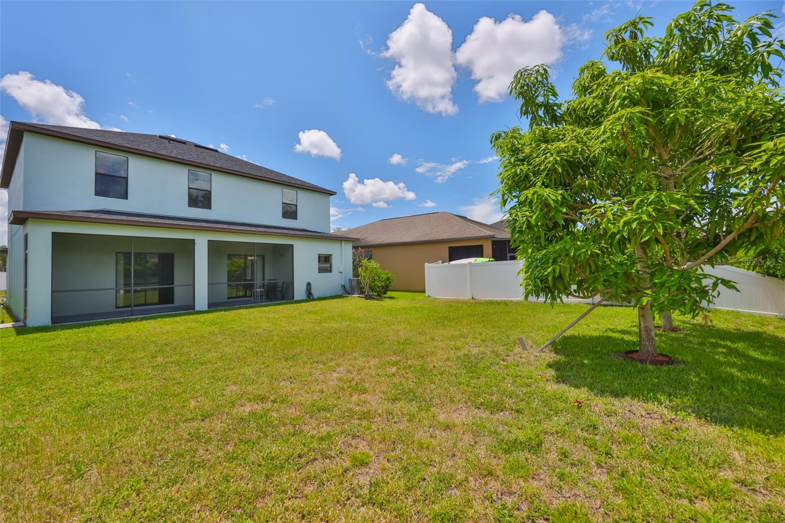 10914 WHITECAP DRIVE