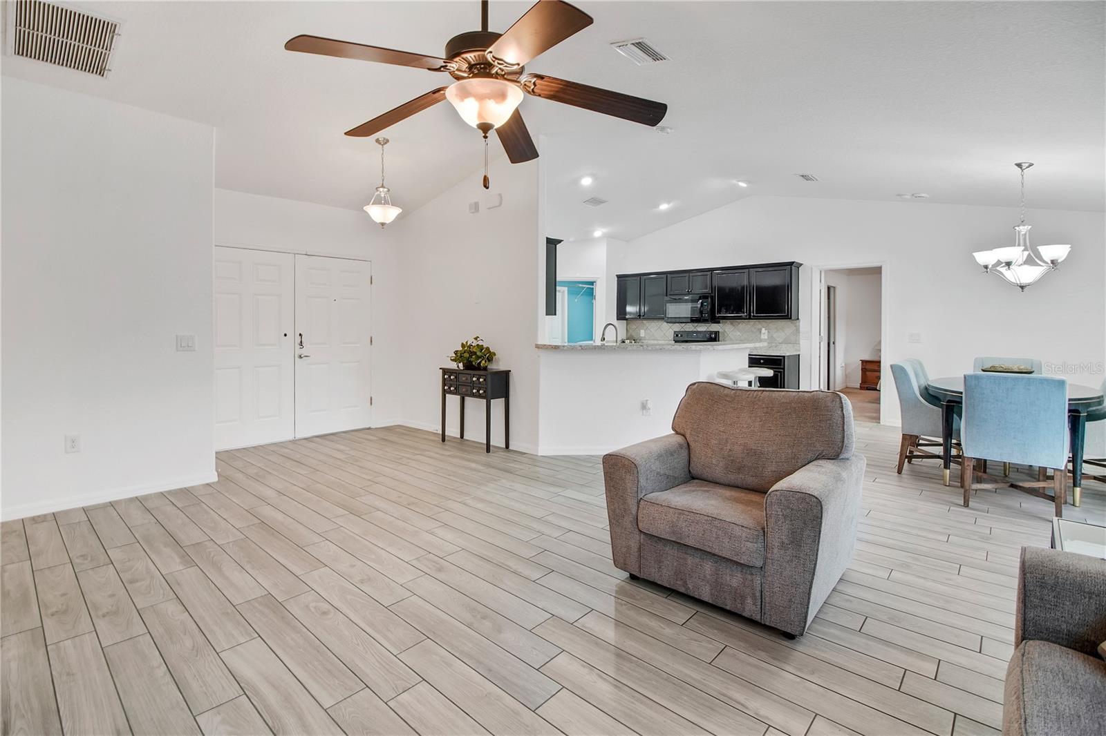 LADY LAKE STONEWOOD MANOR - Residential