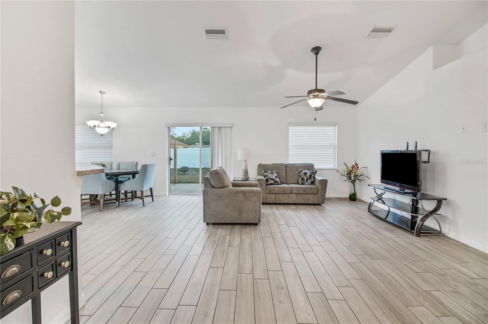 LADY LAKE STONEWOOD MANOR - Residential