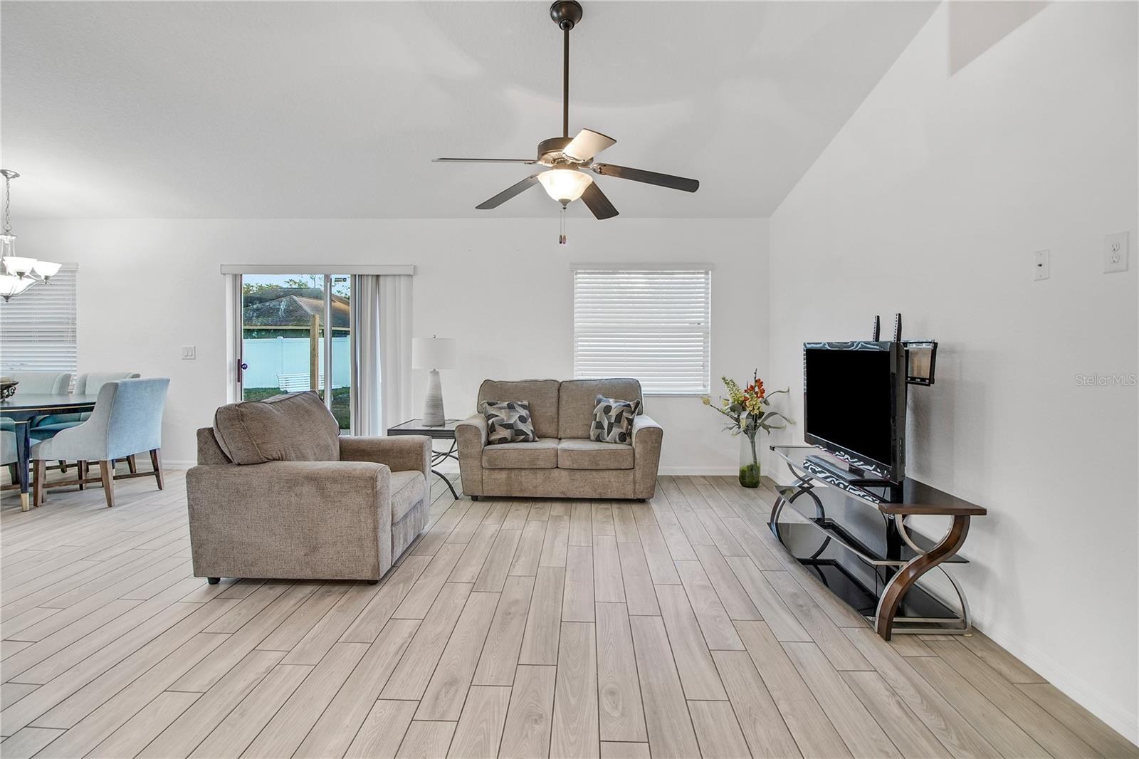 LADY LAKE STONEWOOD MANOR - Residential