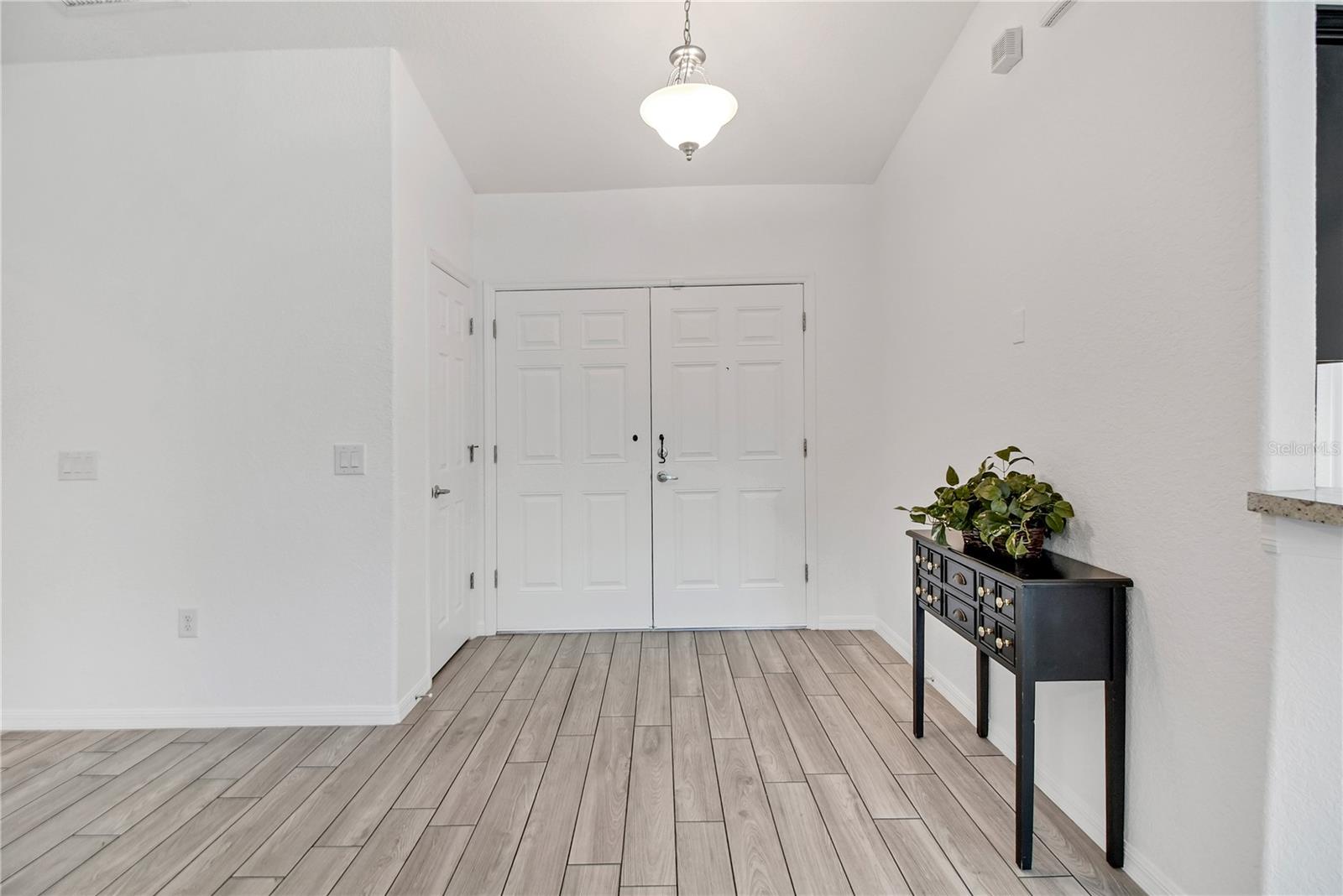 LADY LAKE STONEWOOD MANOR - Residential