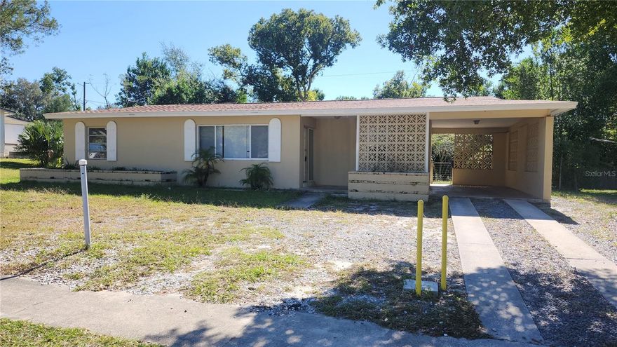 AVAILABLE  Mid November !!!!  3 Bedrooms, 2 Bathroom PLUS BONUS FLEX SPACE Spacious Floorplan. ALL TILE FLOORING. Close to I-4 for commutes, living, and relaxation! Pets OK! We consider ALL applications!!! Tenant responsible for all utilities. Lease for 1 year We look for 3X the amount of rent for monthly income. We collect 1st Month, Last Months' Rent, and Security Deposit all equal to the monthly rent. A $45 Lease Preparation Fee  and renters insurance is required if approved. $55 Non Refundable Application fee for credit/background check for everyone 18 years of age and older. All information deemed accurate, but prospective tenants to verify. PICTURES & FLOORPLAN AVAILABLE ON WEBSITE PLEASE APPLY DIRECTLY THROUGH OUR WEBSITE, DRERENTS.